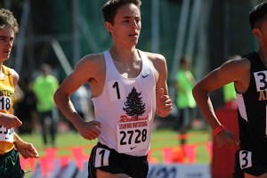 Huxham places 1st in 1600m